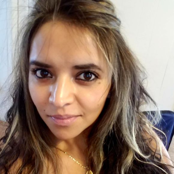Meet your Posher, Adriana - Picture 1 of 1